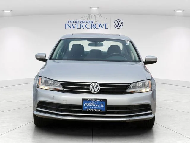 Used 2016 Volkswagen Jetta SE with VIN 3VWD67AJ2GM320036 for sale in Inver Grove Heights, Minnesota
