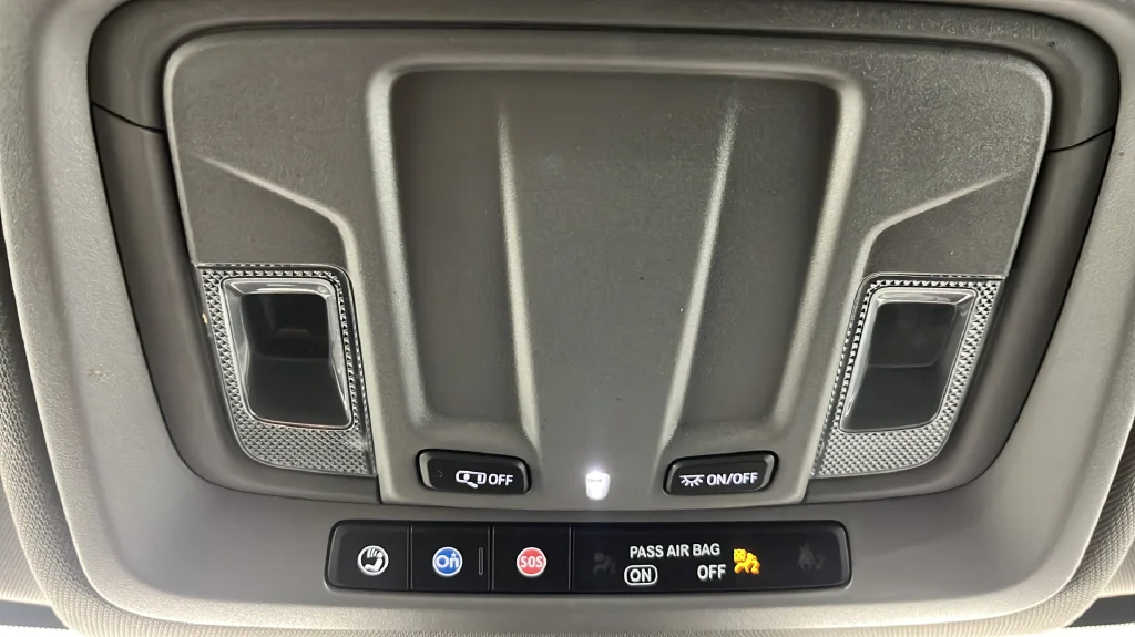 Used 2025 Black Chevrolet Custom image 28