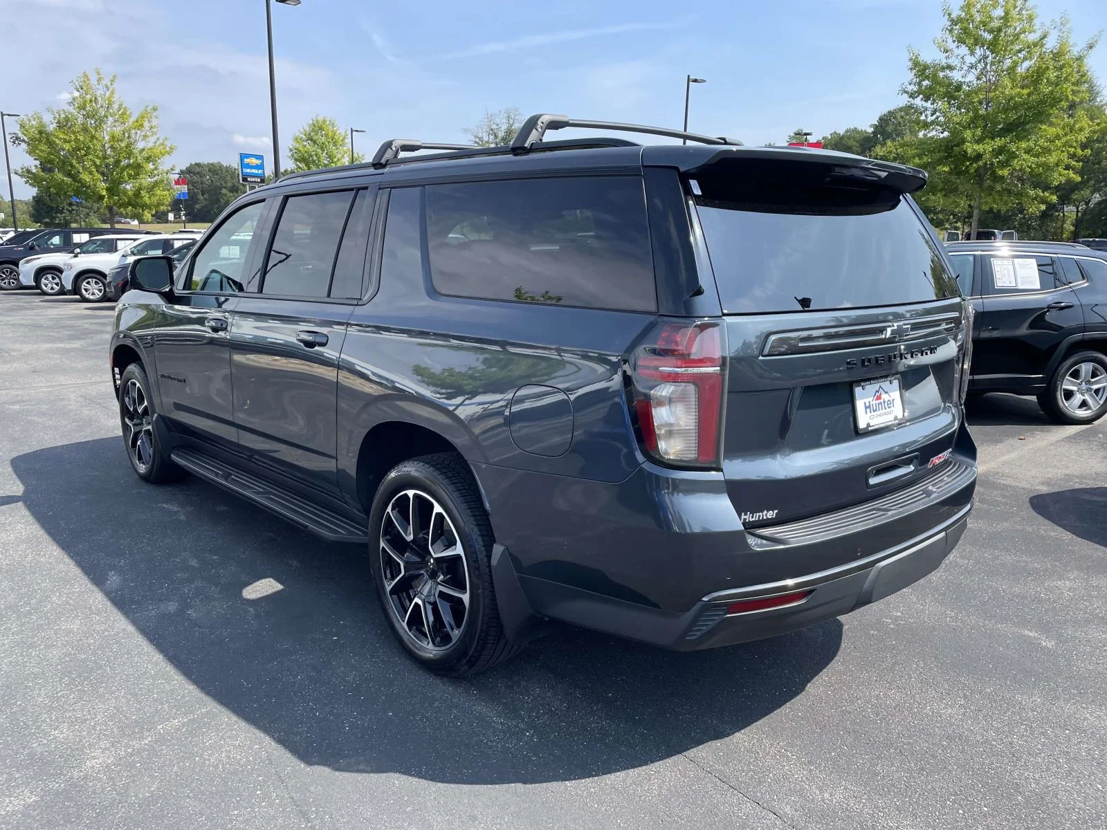 2021 Chevrolet Suburban RST - Photo 4