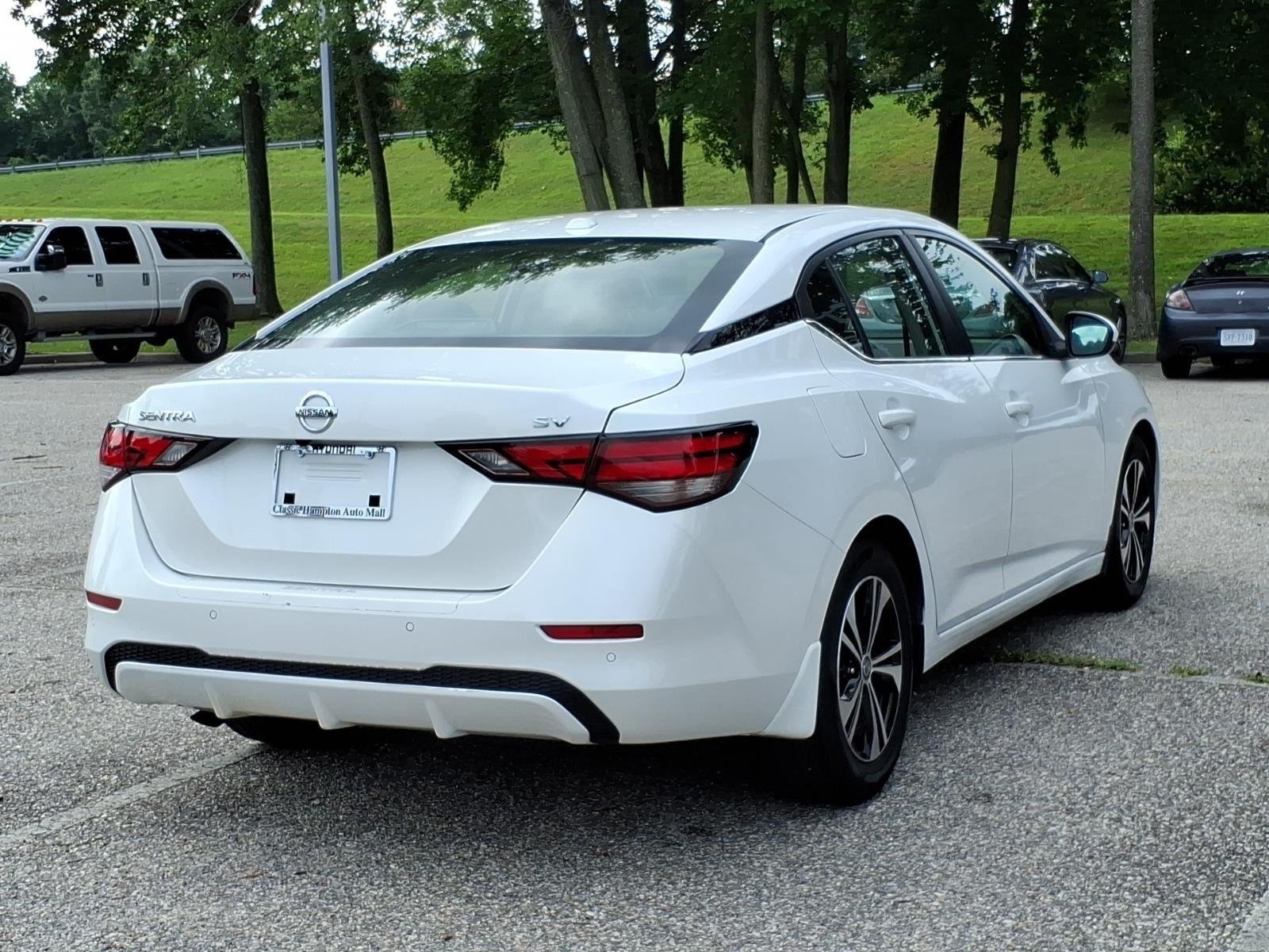 Used 2022 Aspen White TriCoat Pearl Nissan SV image 7