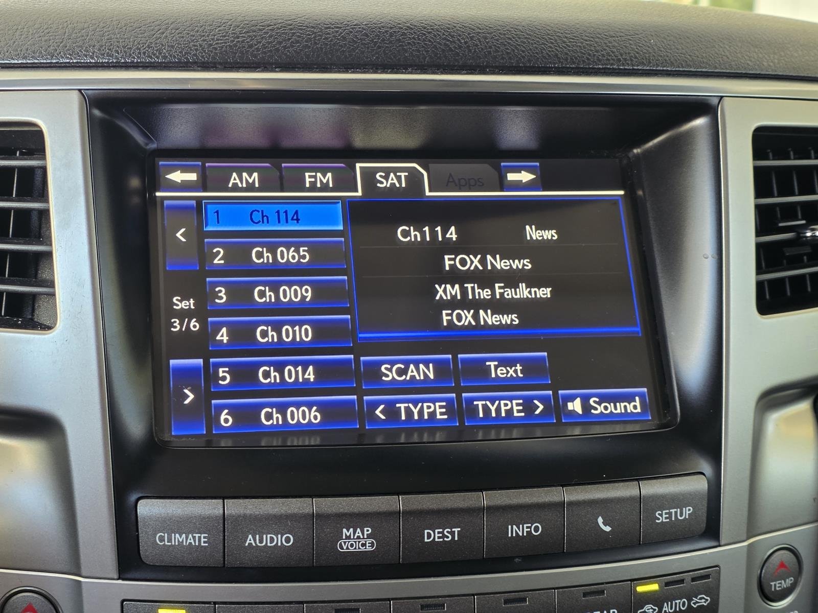 Used 2015 Silver Lexus 570 image 22