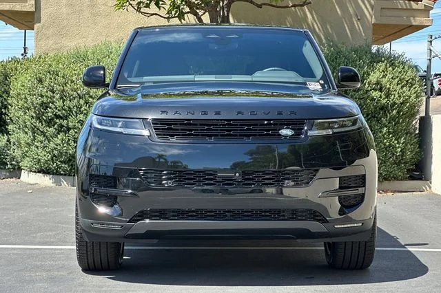 New 2026 Santorini Black Land Rover SE image 8