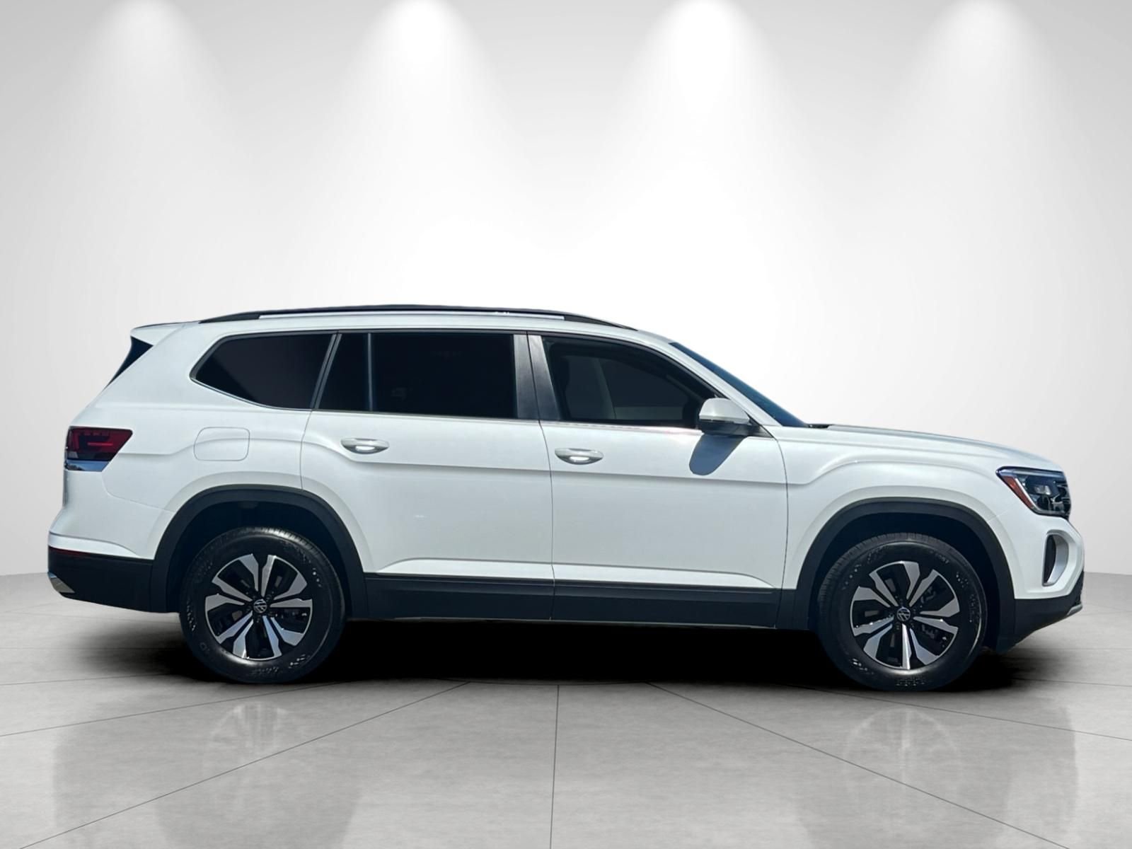 New 2026 Opal White Pearl Volkswagen SE image 6