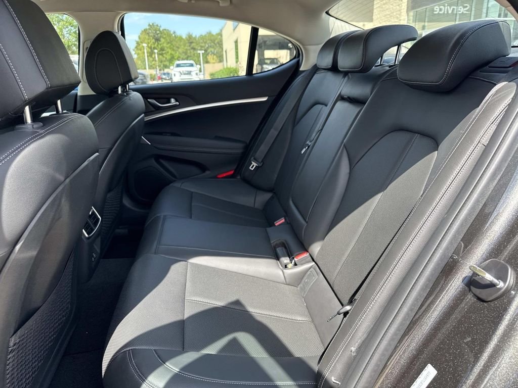 2026 GENESIS G70 Standard - Photo 6