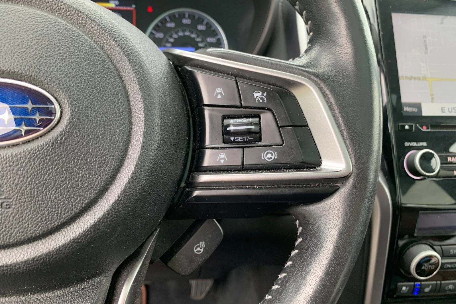 Used 2022 White Subaru Touring image 32
