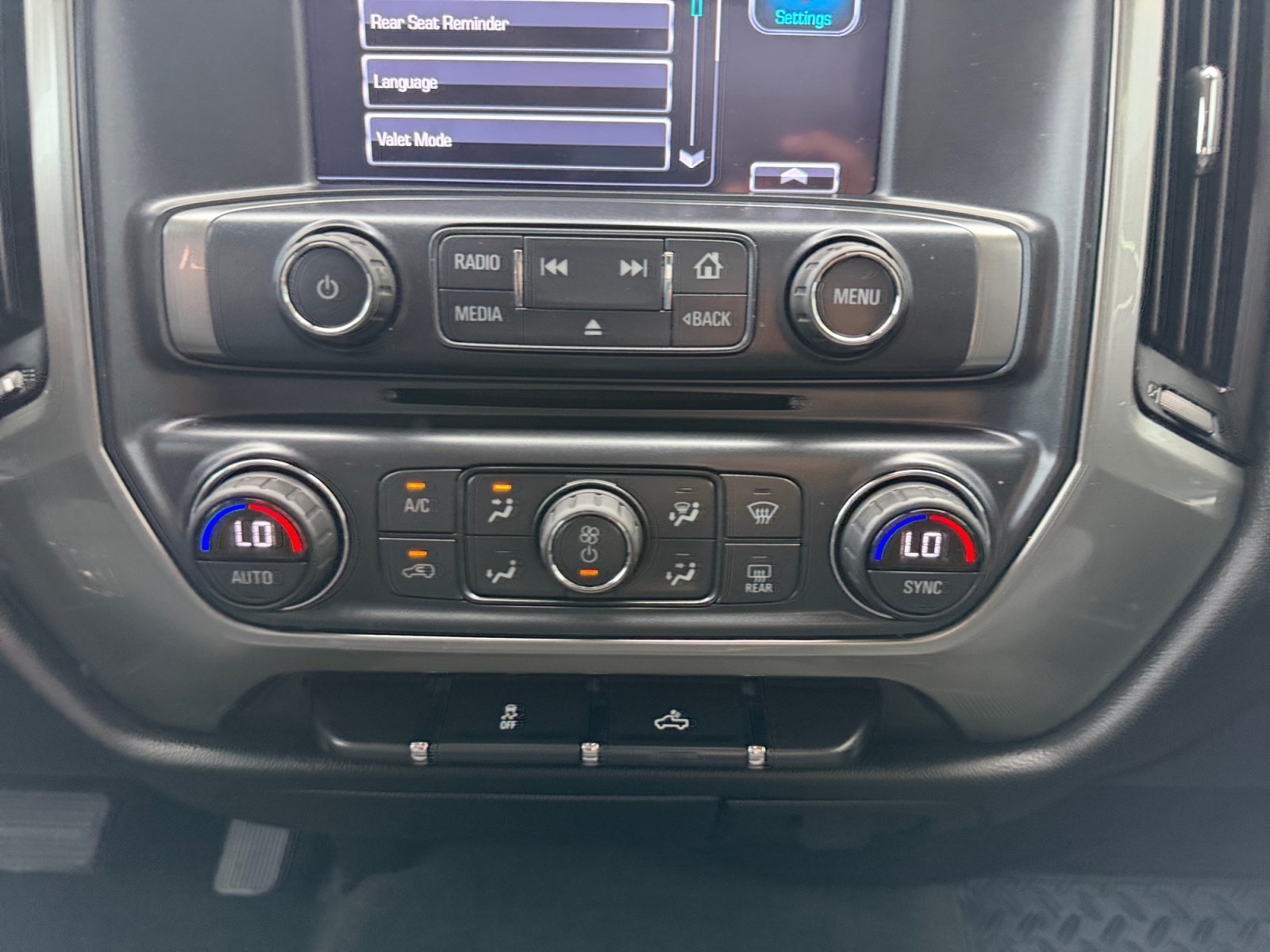 Used 2018 Silver Ice Metallic Chevrolet LT image 22
