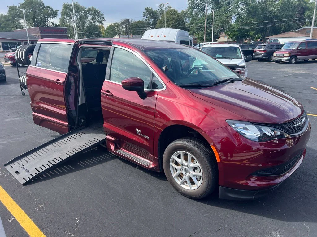 2022 Chrysler Voyager