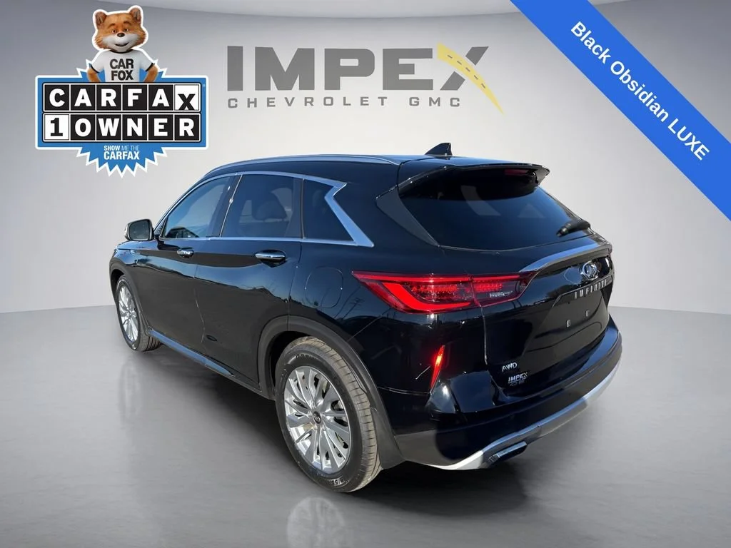 Used 2024 Black INFINITI LUXE image 3