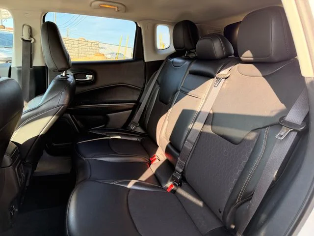 Used 2019 White Jeep Latitude image 21