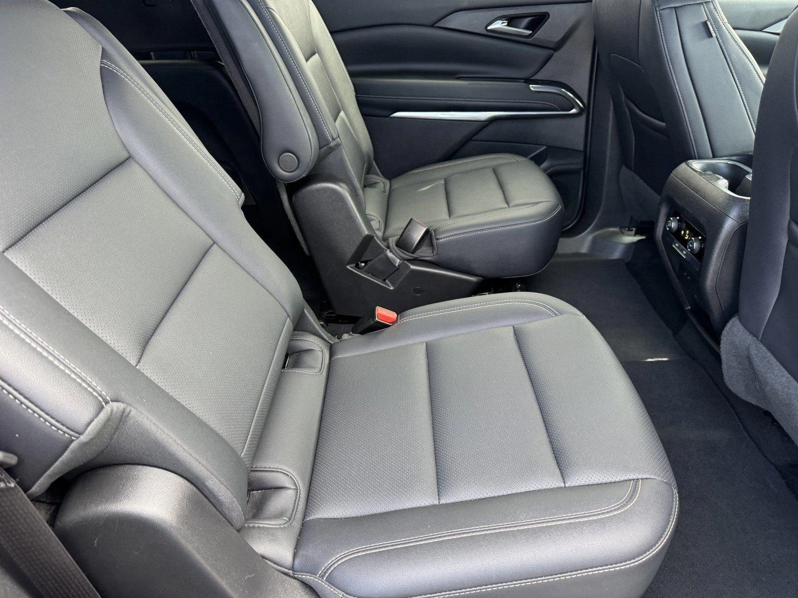 Used 2025 Sterling Gray Metallic Chevrolet LT image 10