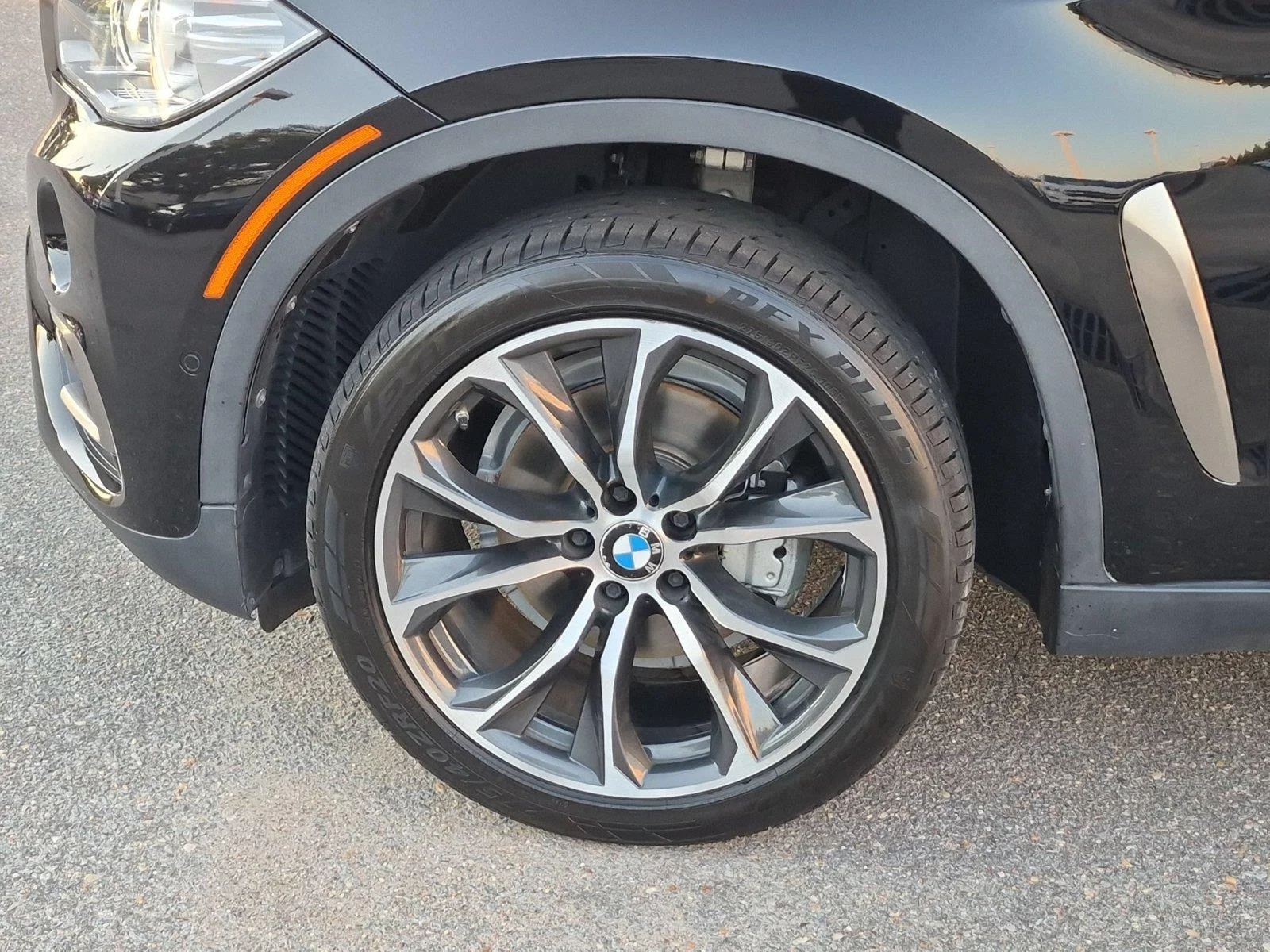 Used 2019 Jet Black BMW sDrive35i image 10