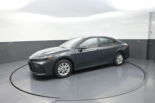 Used 2026  Toyota LE image 40