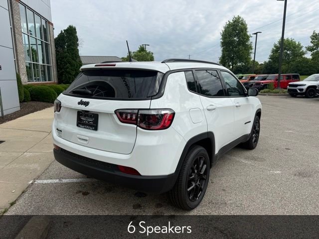 New 2026 Bright White Clear-Coat Exterior Paint Jeep Latitude image 7