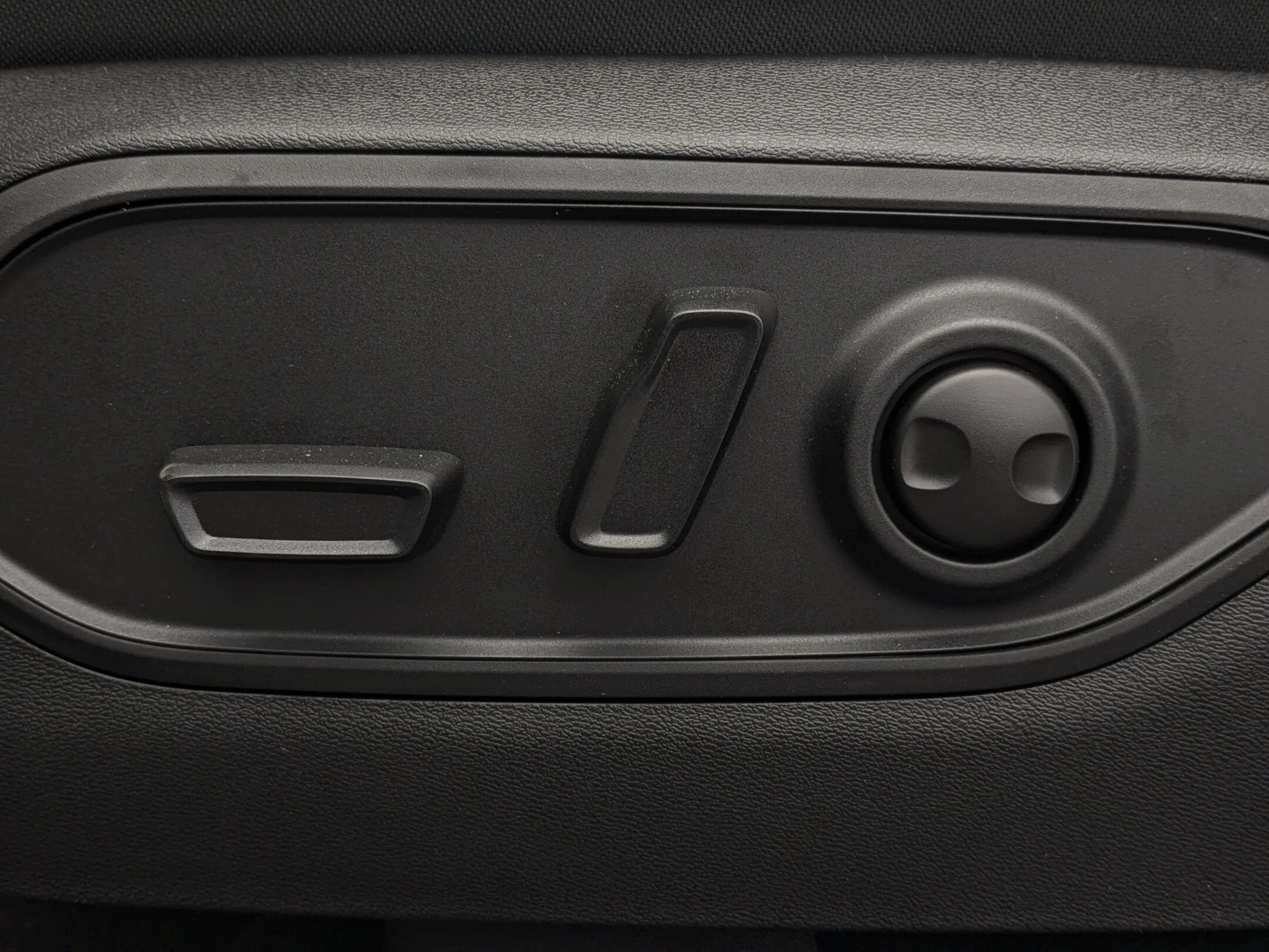 New 2026 White Jeep Laredo - - Hybrid - Mopar Interior Protection Pkg - Adaptive Cruise - 12.3 Display & More! image 14