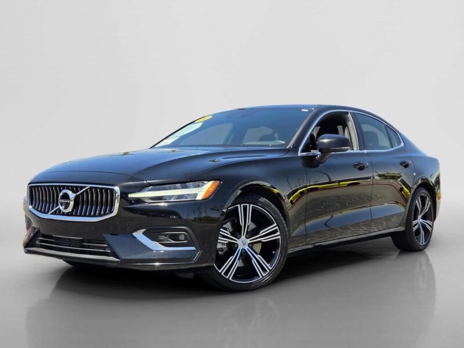 Used 2021 BLACK Volvo Inscription image 1