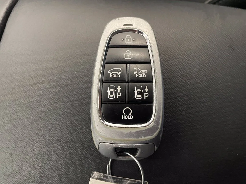 Used 2023 Black Hyundai Limited image 19
