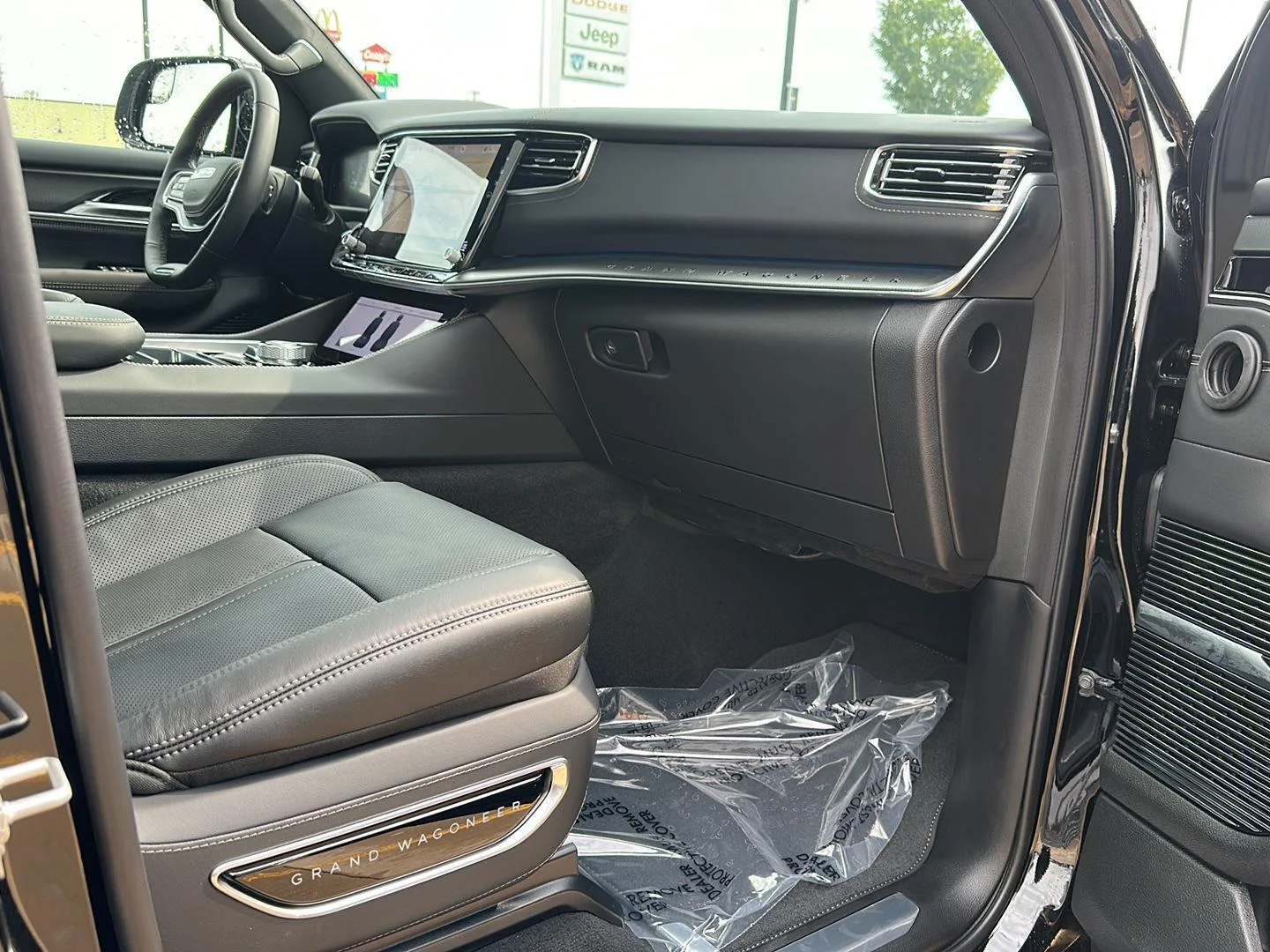 New 2026 High Gloss Black Jeep Summit Obsidian image 43