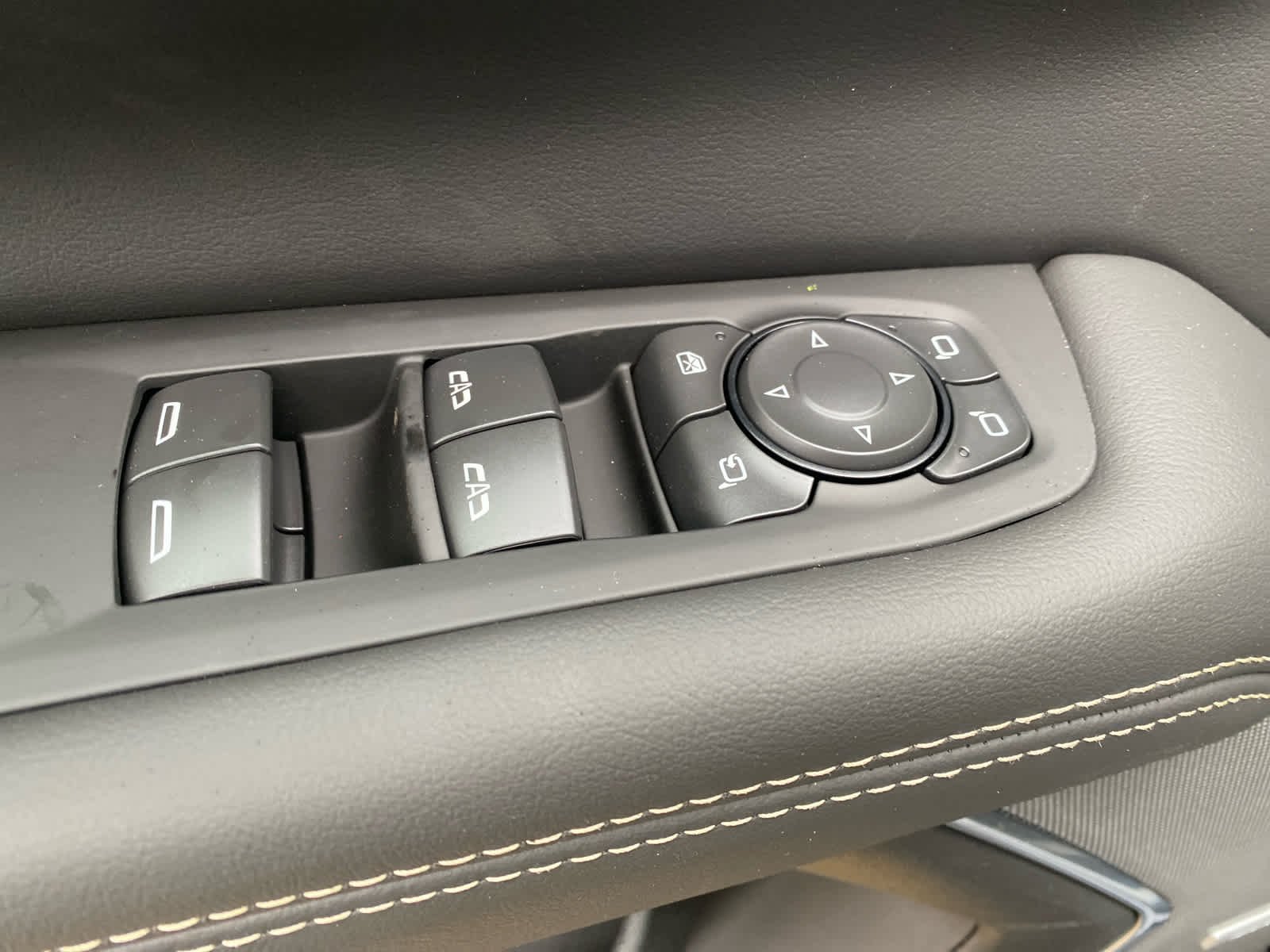 2026 GMC Yukon XL Elevation - Photo 12