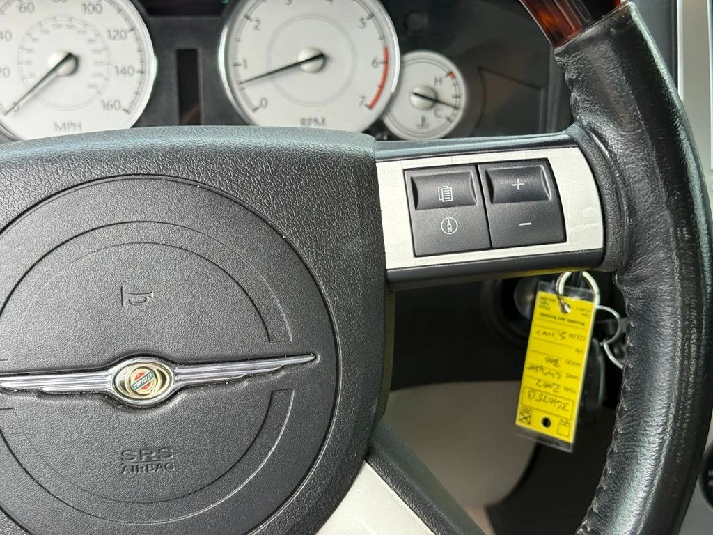 Used 2007 Silver Chrysler Base image 17