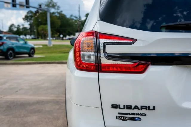 New 2027 Crystal White Pearl Subaru Premium image 17