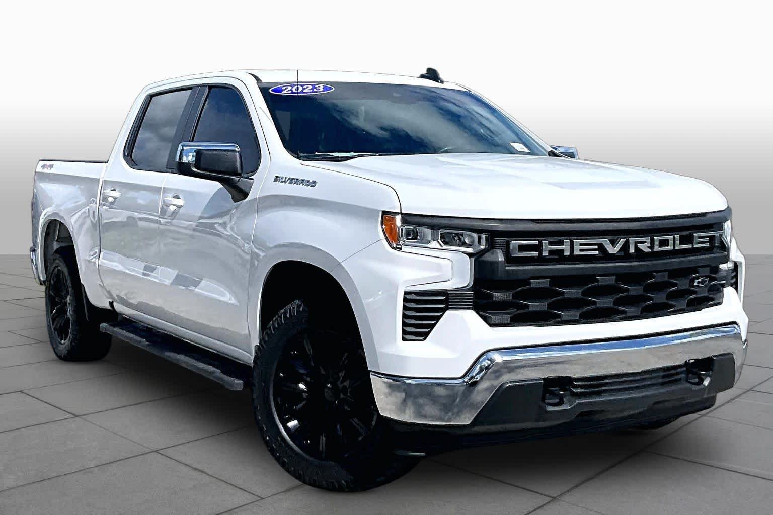 Used 2023 Summit White Chevrolet LT image 3