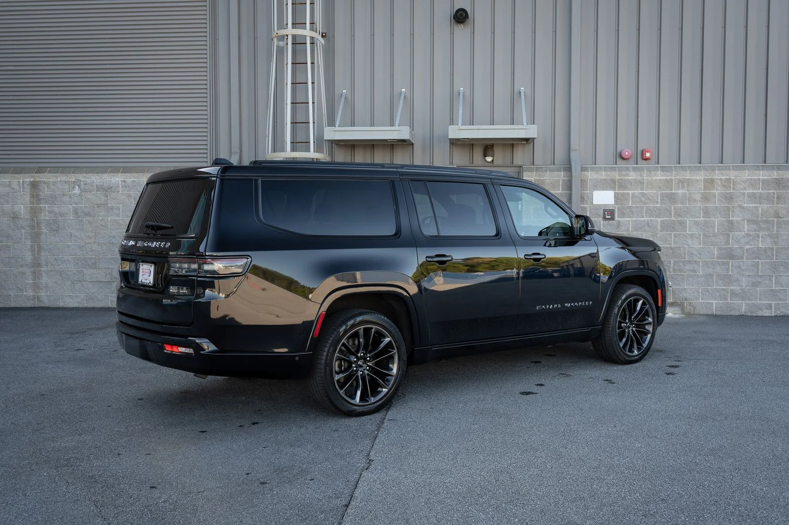 Used 2024 Diamond Black Jeep Series II image 20