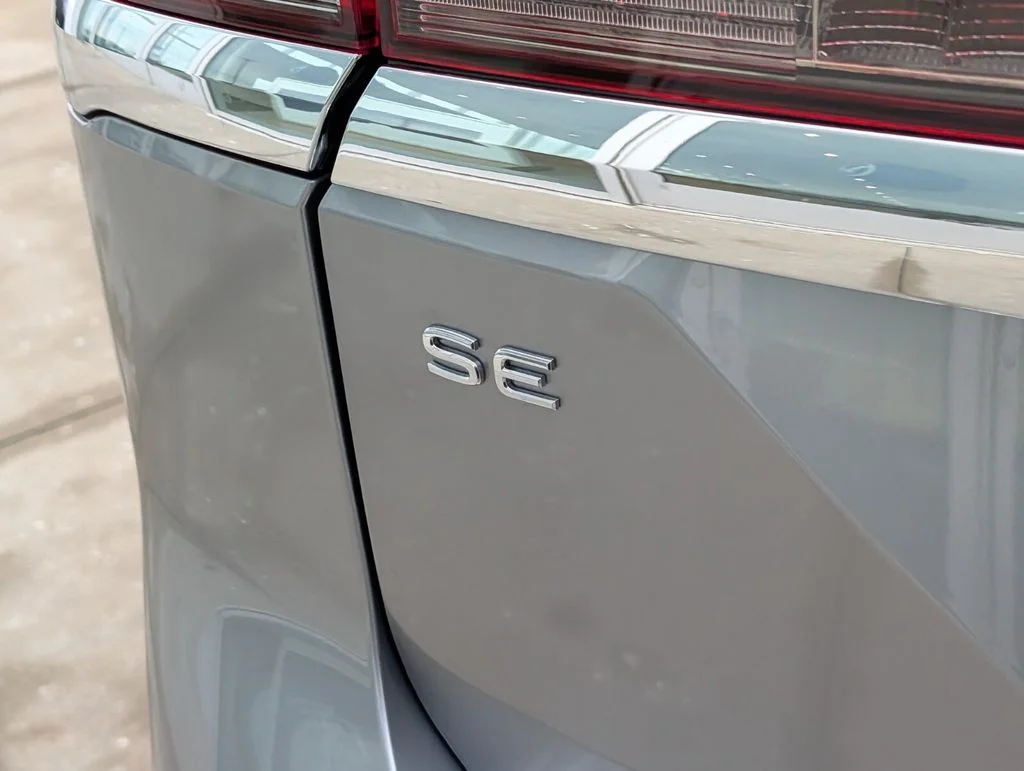 New 2026 Silver Volkswagen 2.0T SE w/Technology image 5