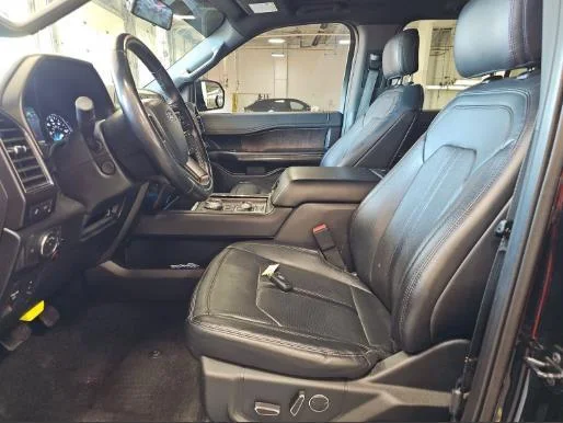 Used 2019  Ford Limited image 5