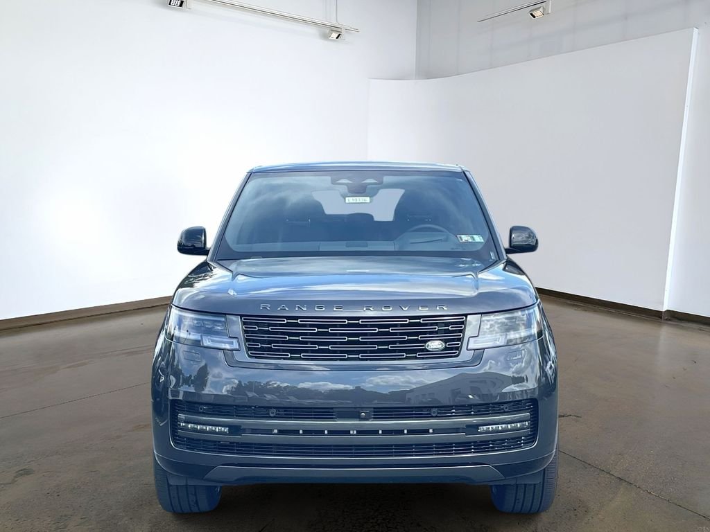 New 2026 Carpathian Grey Land Rover SE image 2