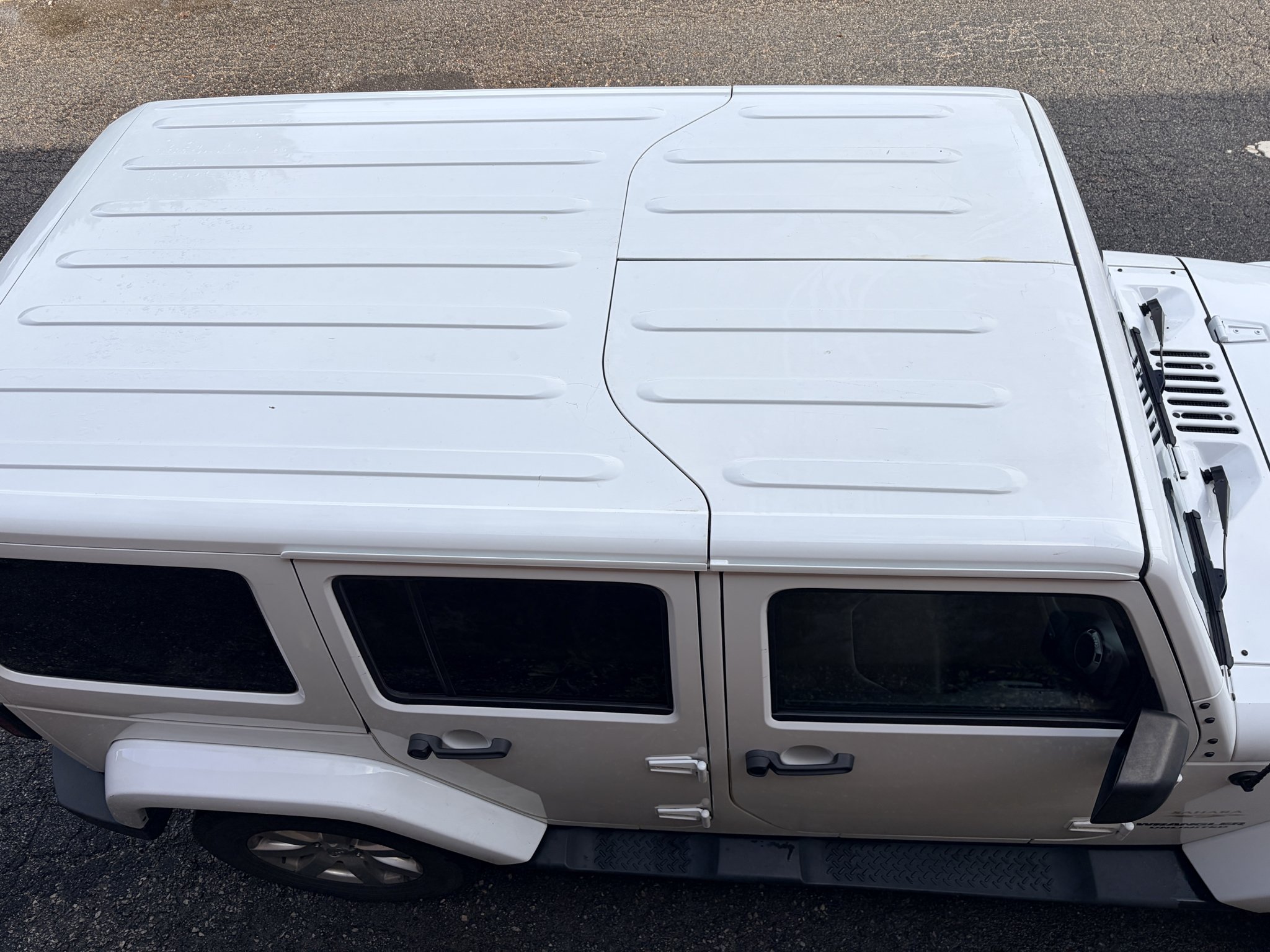 Used 2013 Bright White Clearcoat Jeep Sahara image 9