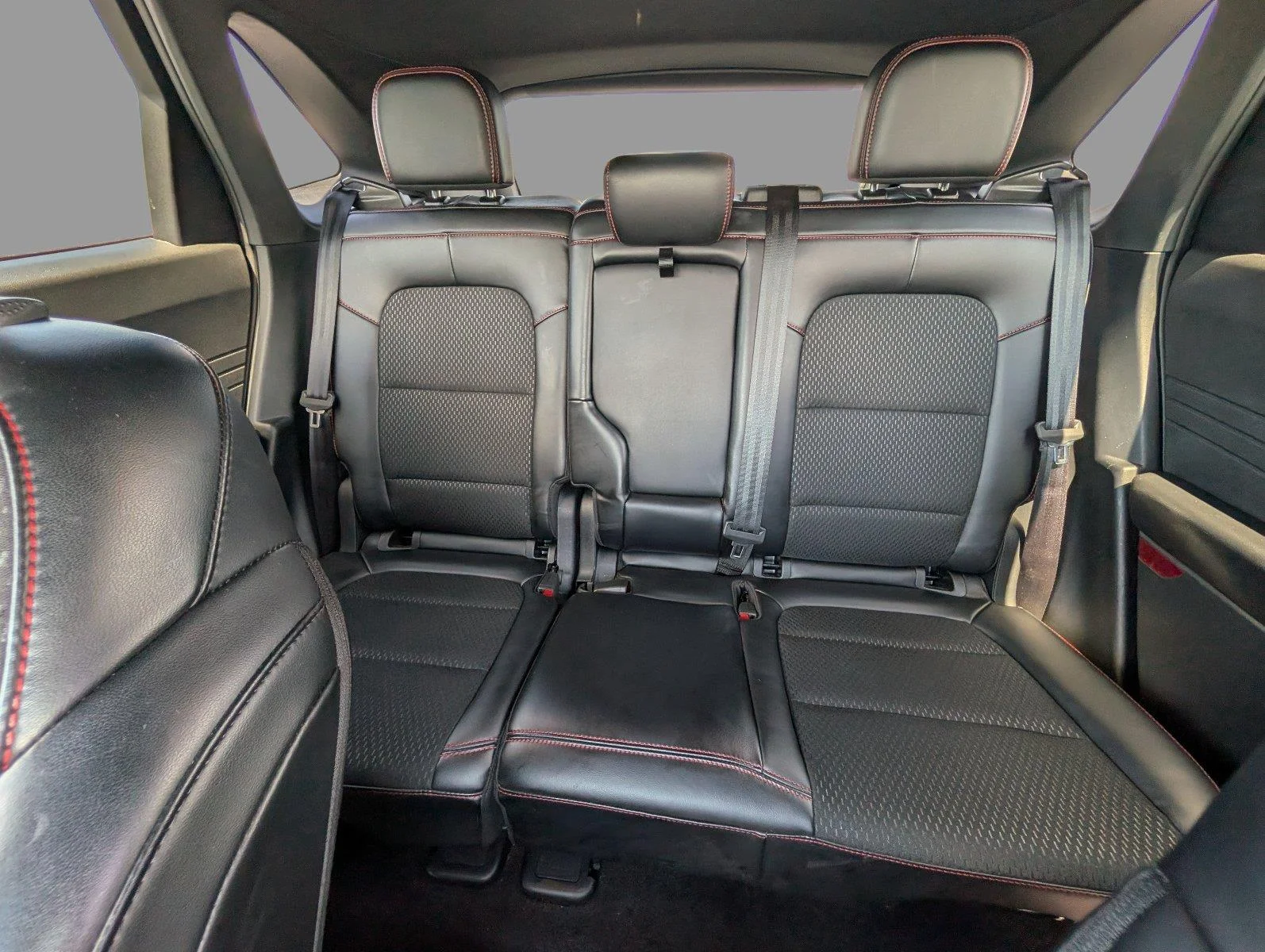 Used 2025 Carbonized Gray Ford ST-Line image 13