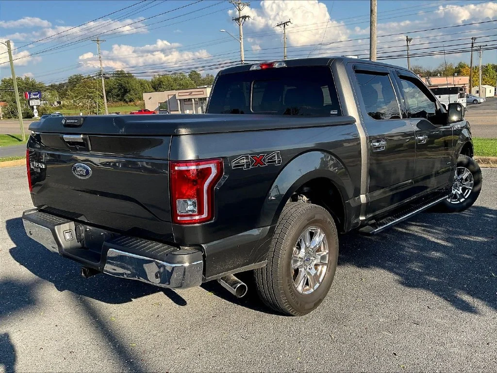 Used 2016 Gray Ford XLT image 4