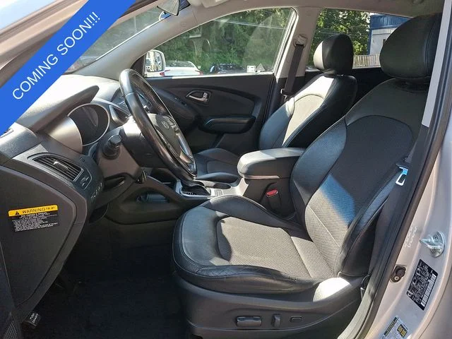 Used 2015 Silver Hyundai SE image 19