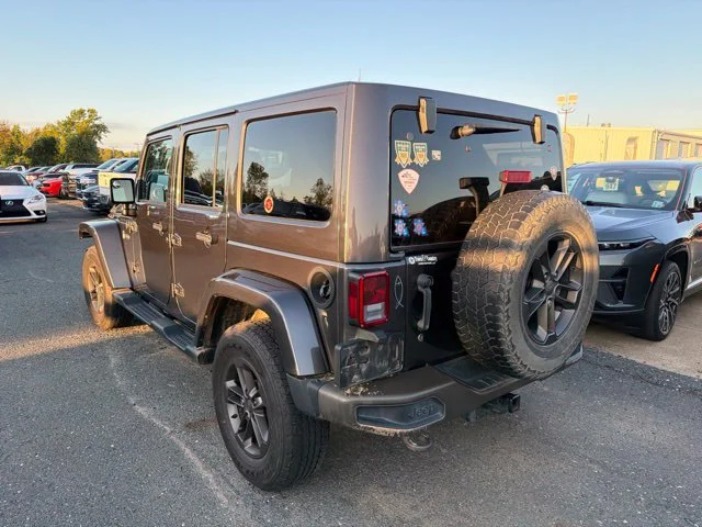 Used 2017 Gray Jeep Unlimited Sahara image 6