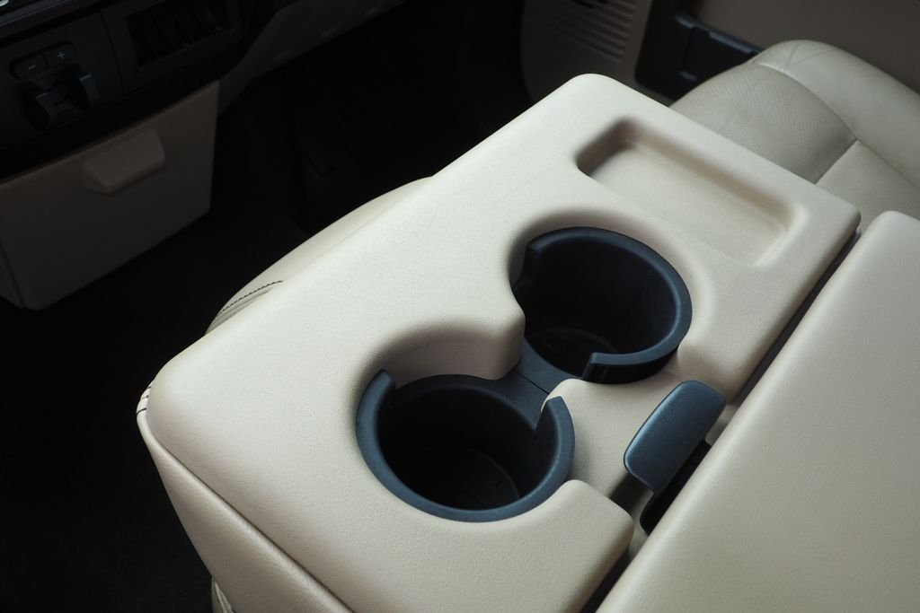 Used 2012 White Ford Lariat image 23