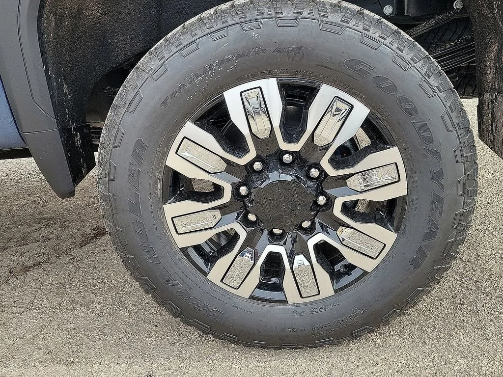 2026 GMC Sierra 2500HD Denali - Photo 10