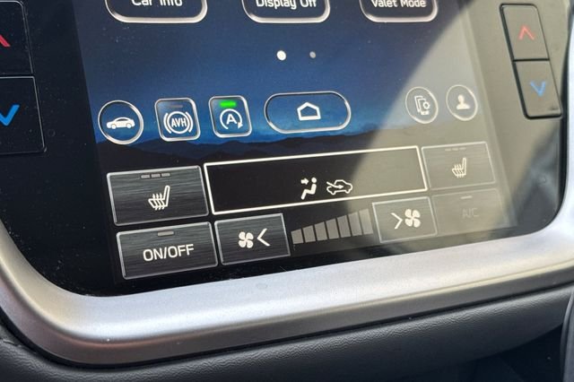 Used 2025 White Subaru Onyx Edition image 25