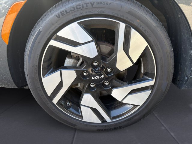 Used 2024 Gravity Gray Kia GT-Line image 40