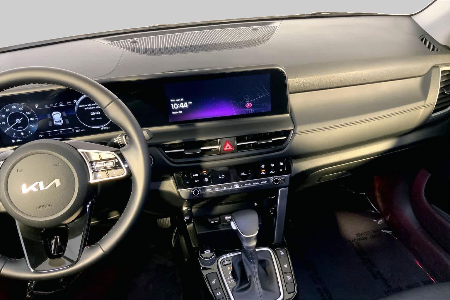 Pre-Owned 2024 Kia Seltos EX