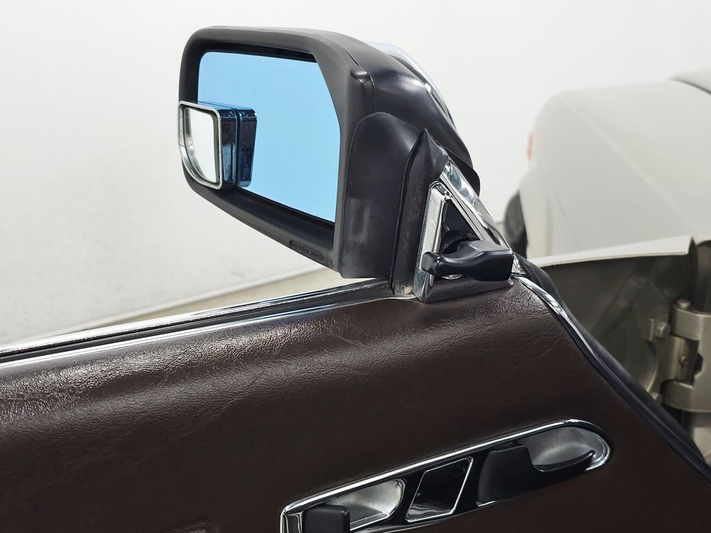 Used 1987 Gold Mercedes-Benz 560 SL image 37