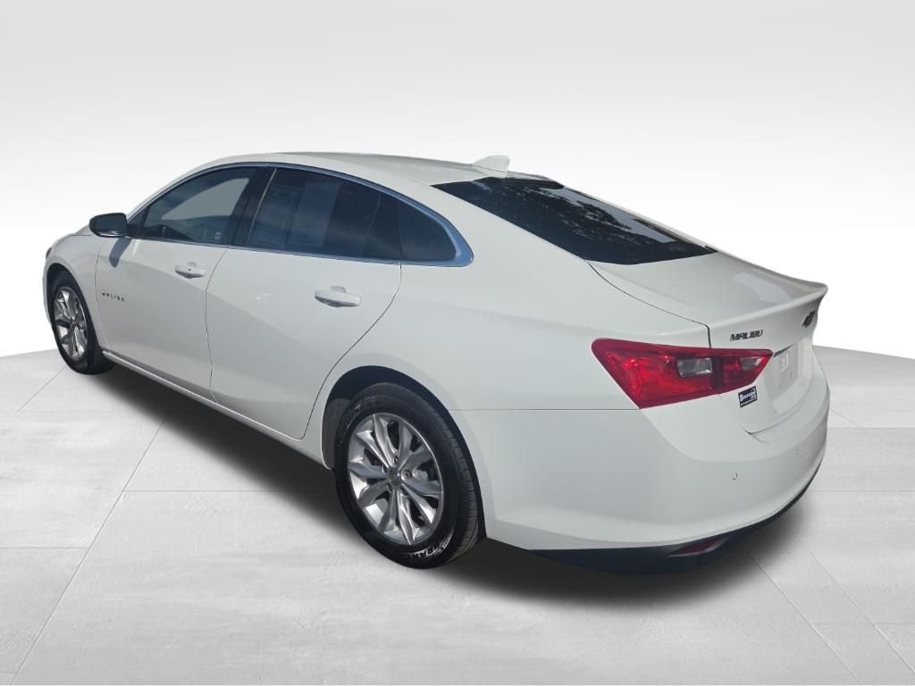 Used 2025 White Chevrolet LT image 4