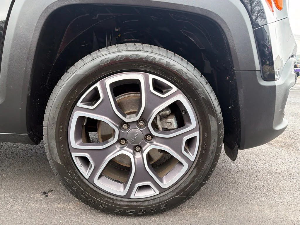 Used 2015 Black Jeep Limited image 10