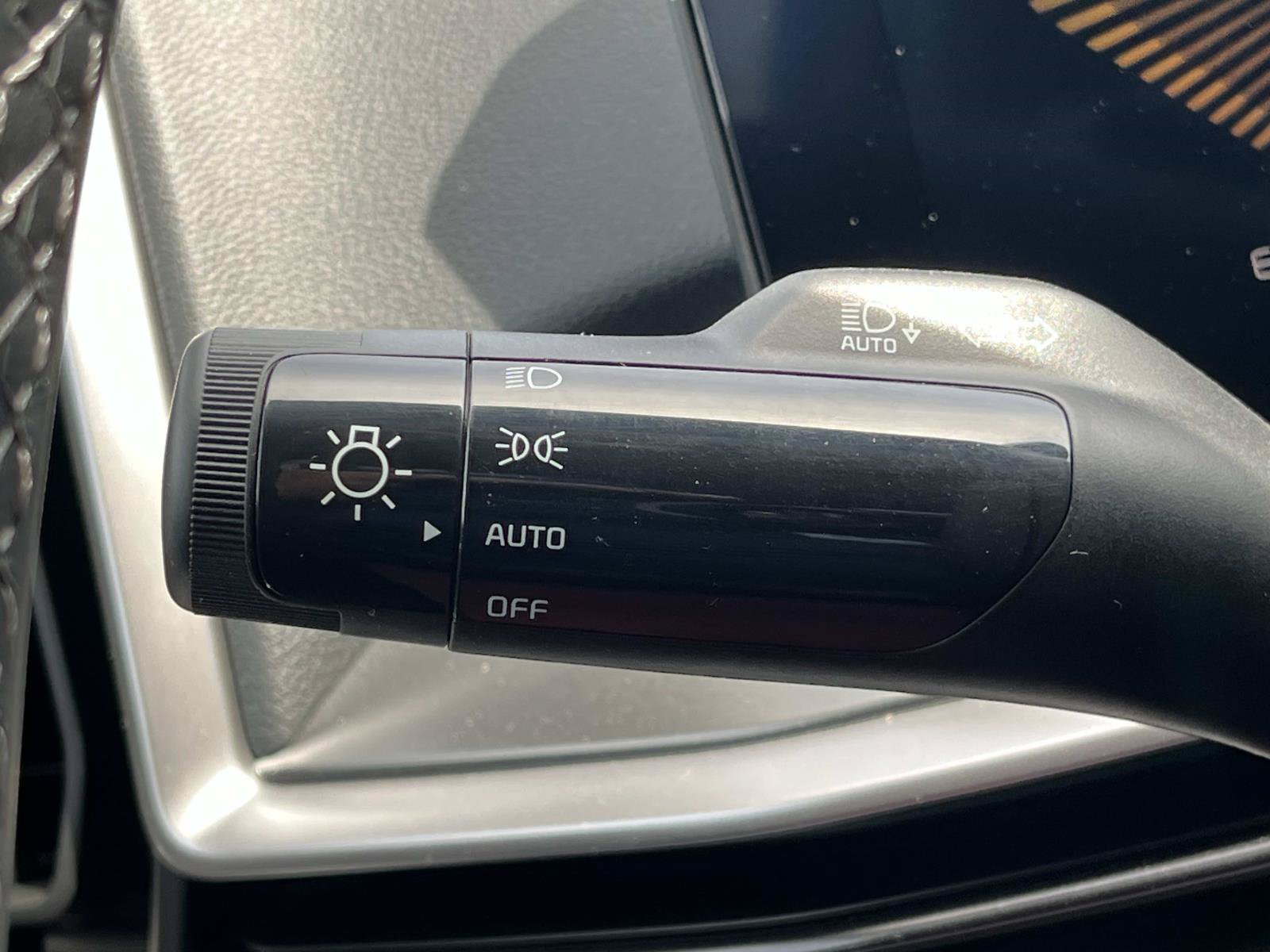 New 2026 Wolf Gray Kia S image 34