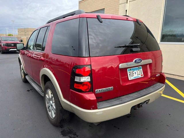 Used 2010  Ford Eddie Bauer image 3