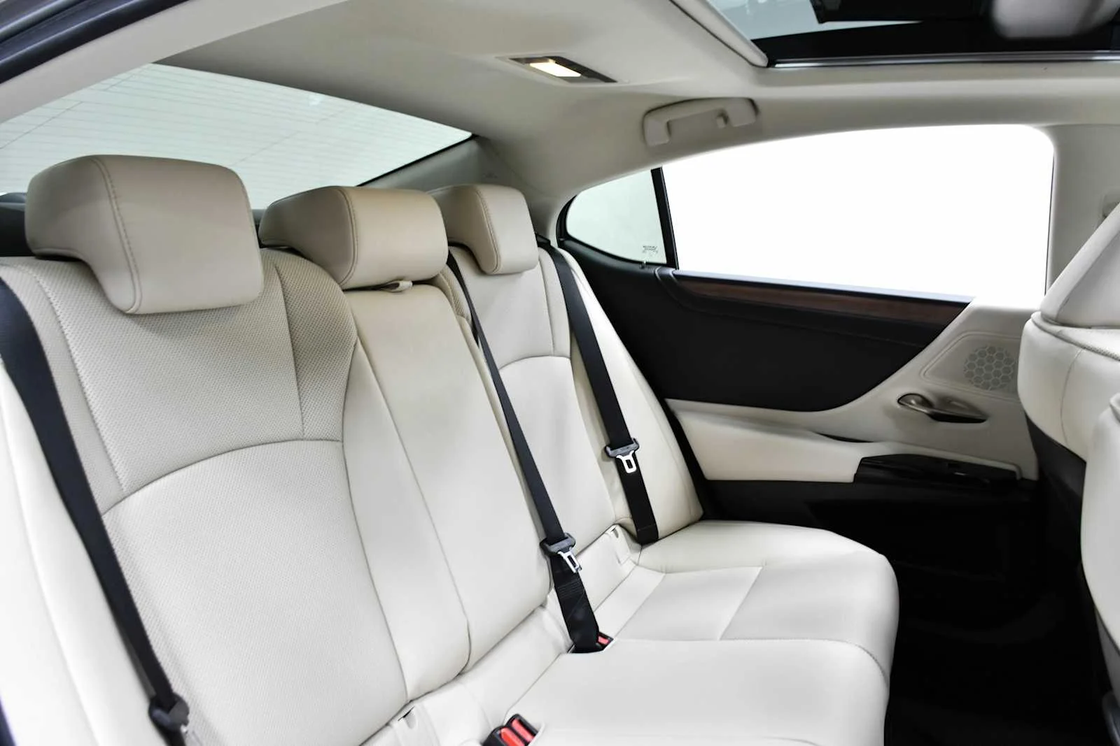 Used 2025 Iridium Lexus  image 23
