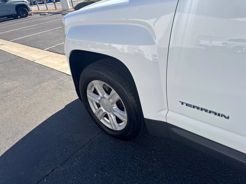 Used 2015 White GMC SLE-1 image 11