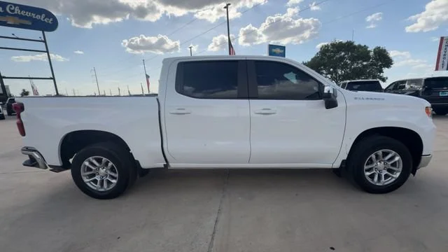 Used 2023 Summit White Chevrolet LT image 9