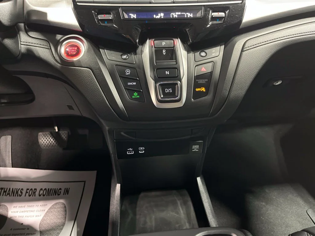 Used 2026 Platinum White Pearl Honda EX-L image 24