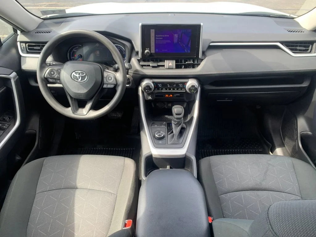 Used 2025 White Toyota XLE image 16
