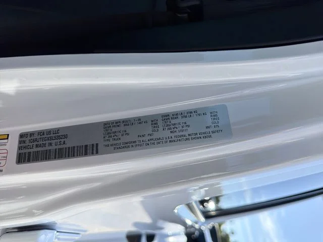 Used 2025 White Jeep Mojave image 35